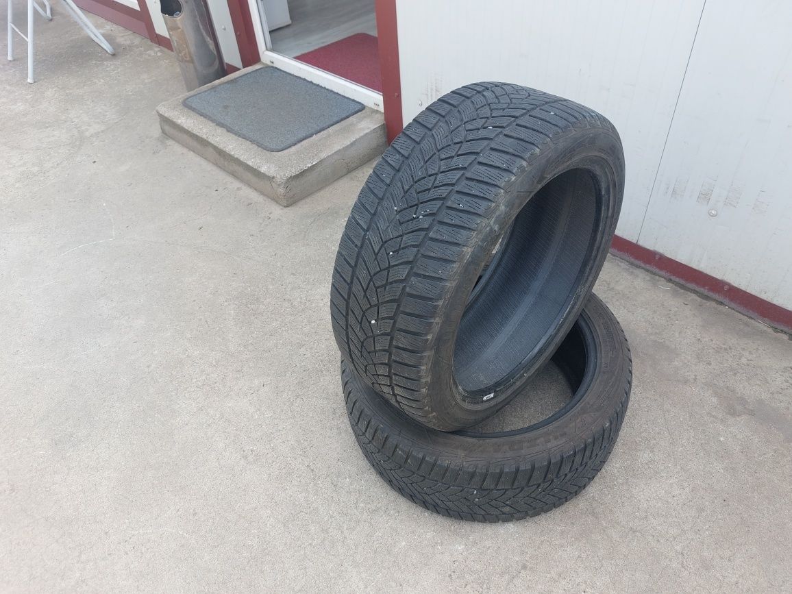 125 lei bucata! Doua anvelope M+S/IARNA 235 45 18 Goodyear