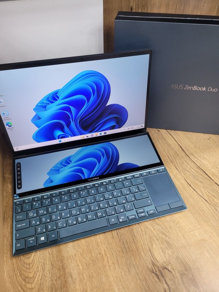 Asus ZenBook Duo Intel Core i5-1135G7