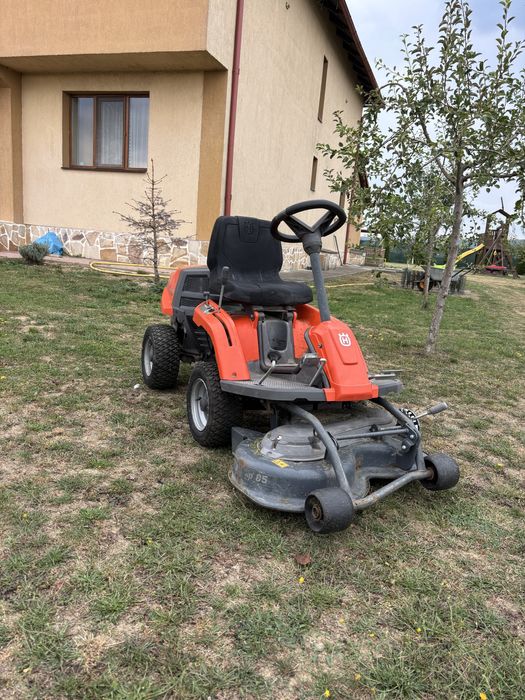 Tractoras gazon husqvarna