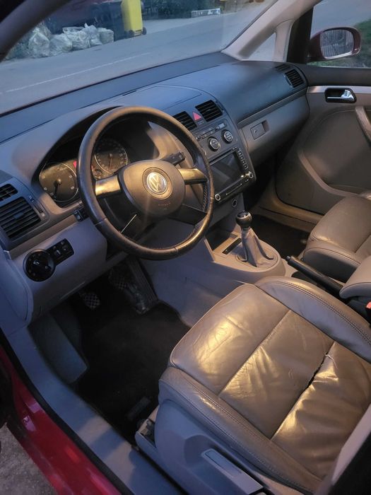 Vând vw turan 7 locuri 1.9 tdi