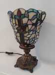 Superba lampa stil Tiffany pentru noptiera cu talpa din bronz ,piesa d