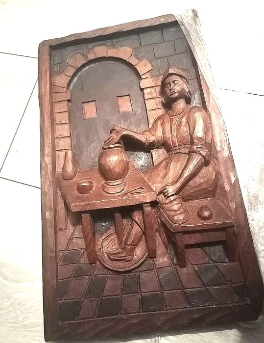 Tablou sculptat în lemn - Meșter olar în atelier