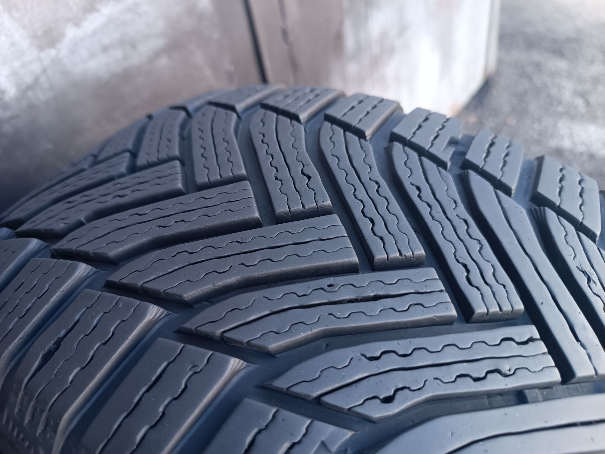 2бр, зимни гуми 205/45/17 Michelin Дот 22