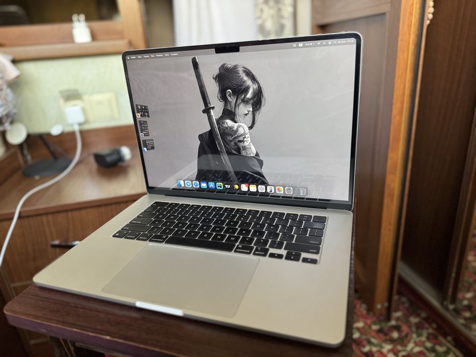 MacBook Air M3 16/512