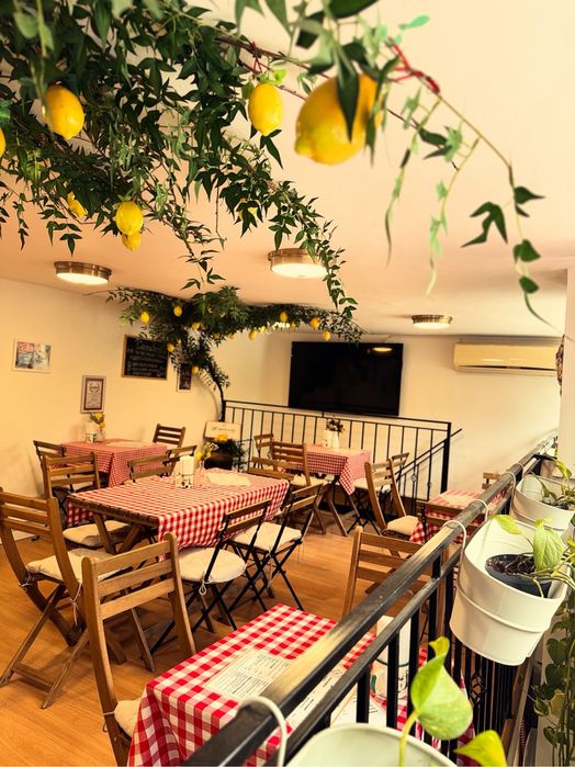 Afacere de familie la cheie : restaurant italian traditional