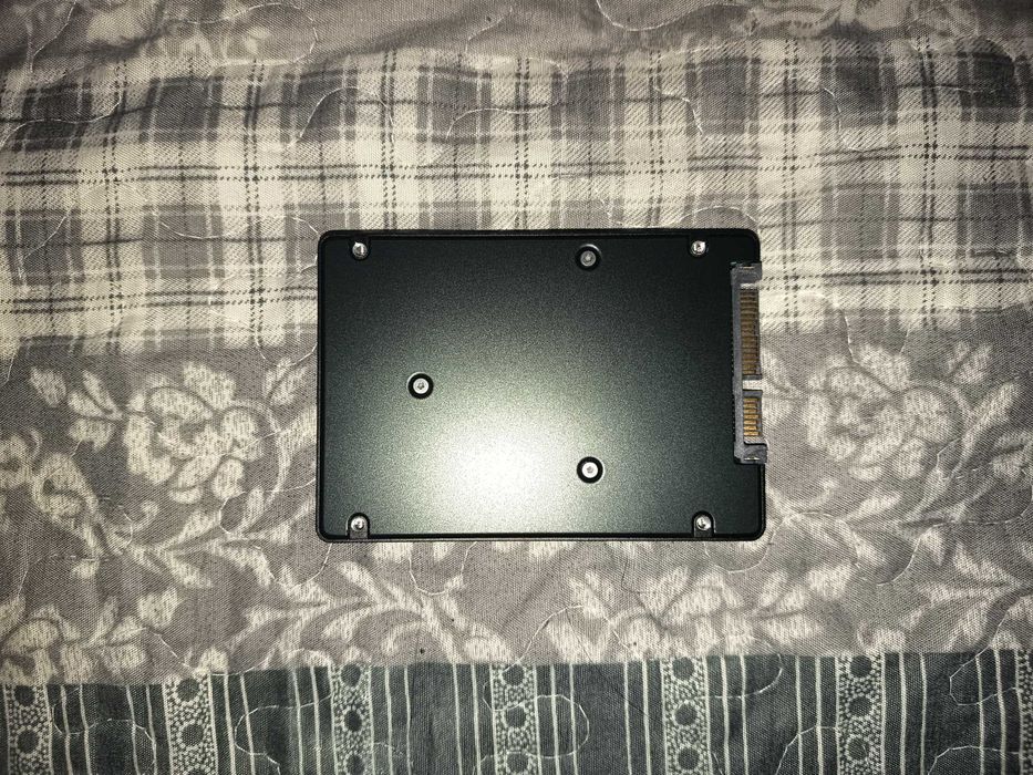 SSD Samsung PM871 de 256gb sata3  + windows 11 instalat pe el