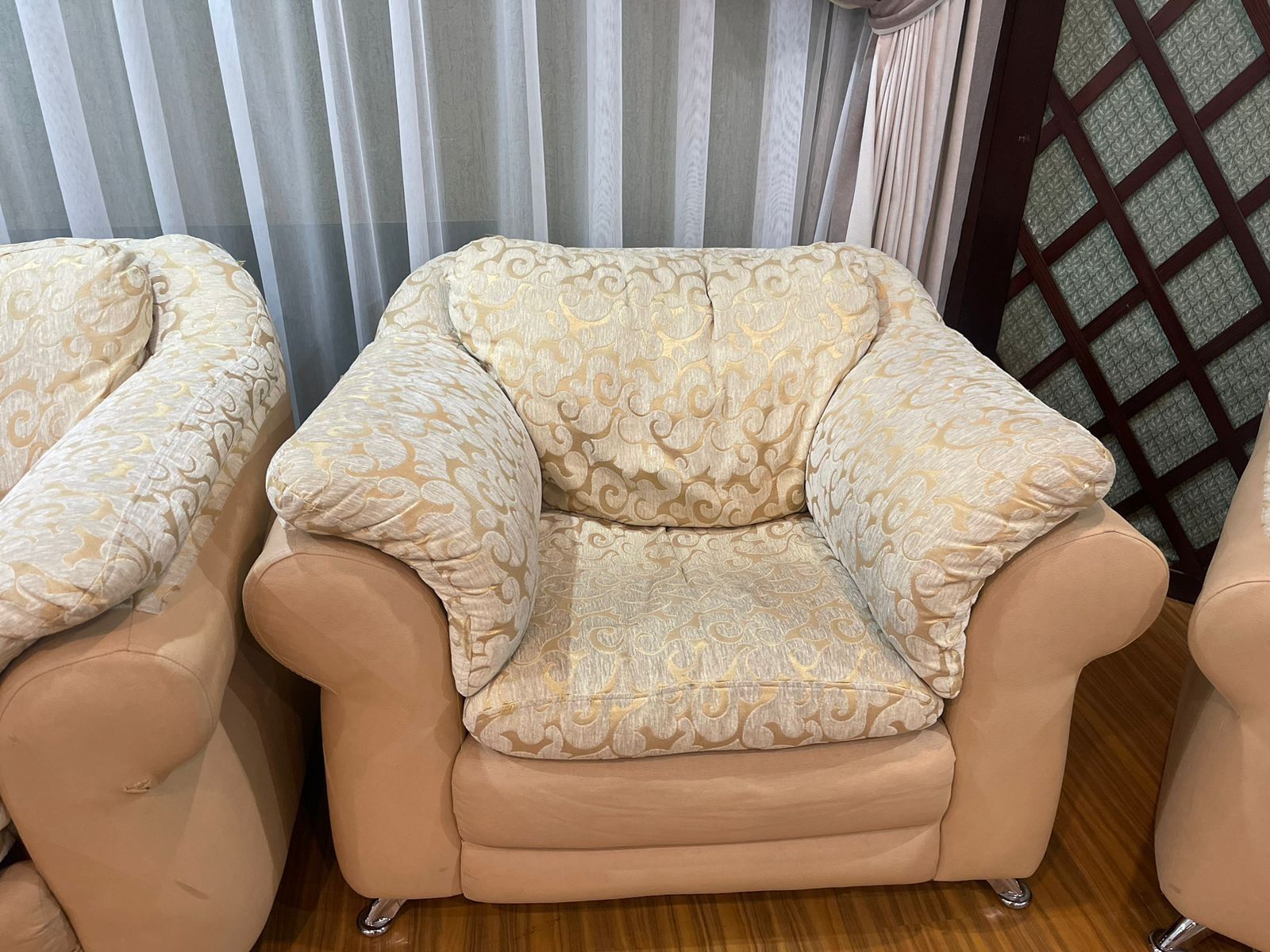Продам комплект диван 3+2 и 2 кресло