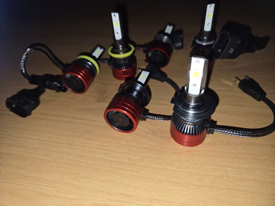 Becuri Led Leduri auto H1 H4 H7 H8 H9 H11 H16 HB3 9006 HB4 9012 hir2