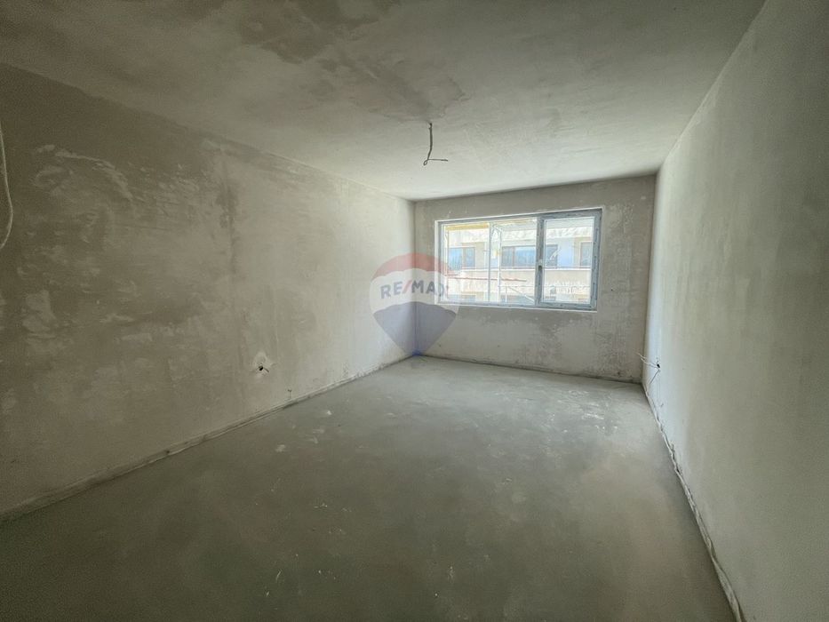 Продава се Тристаен апартамент в Варна, Централна поща - 132 кв.м за 1478 €/кв.м - Снимка #4