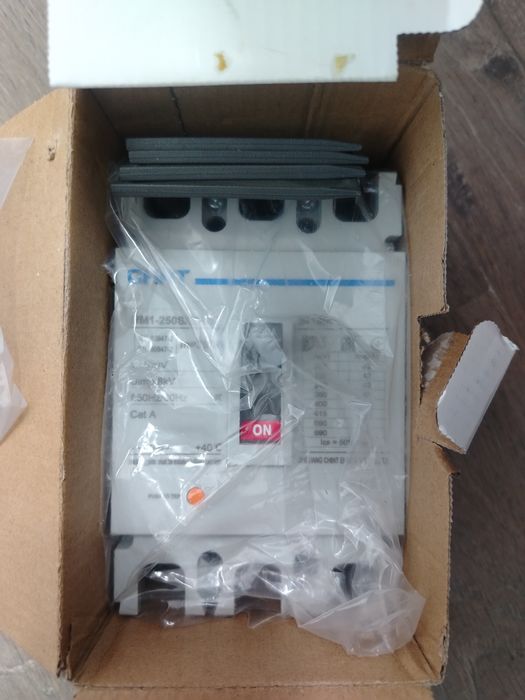 3 - х фазный автомат 250 А