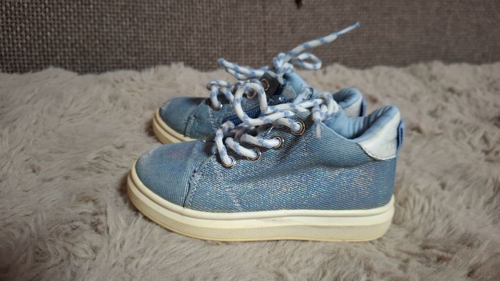 25й размер все привозите фирменные по 60.000