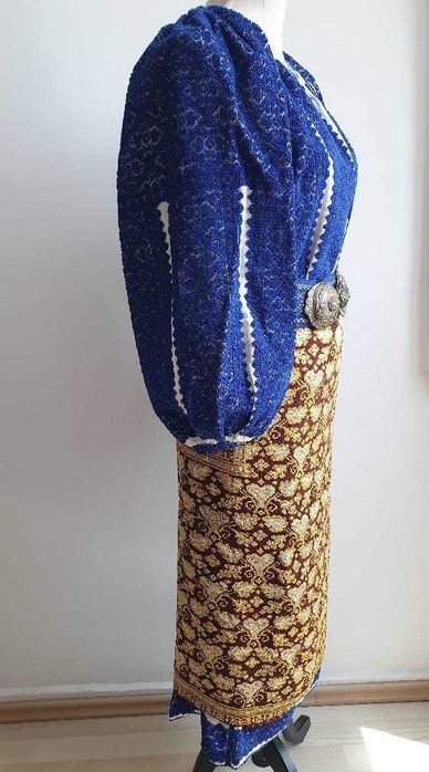 Costum popular (ie/camasa cu poale, fota/catrinta/zadie/valnic)