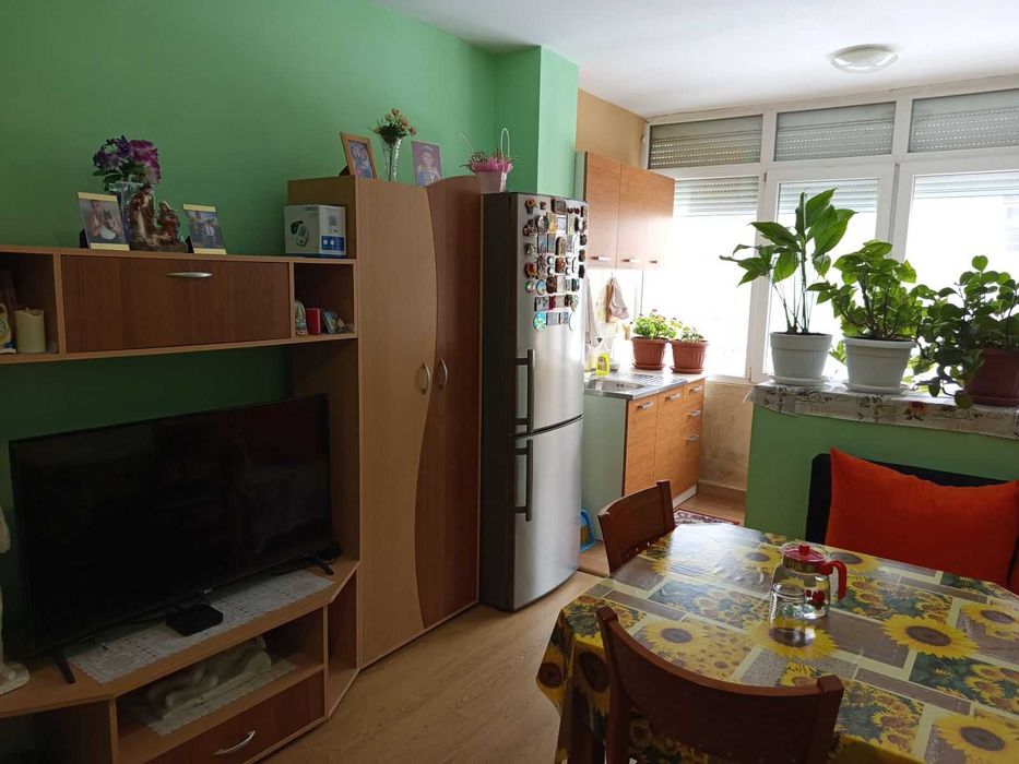 Продава се Едностаен апартамент в Казанлък - 53 кв.м за 1232 €/кв.м - Снимка #2