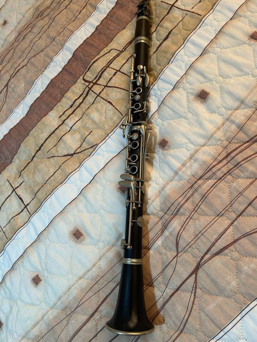 Продавам Кларинет в добро състония !