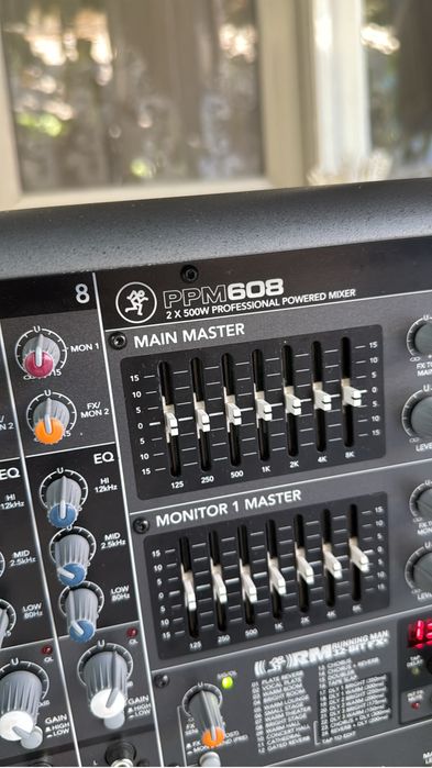 Mixer Activ Mackie PPM 608 2x500w in stare foarte buna