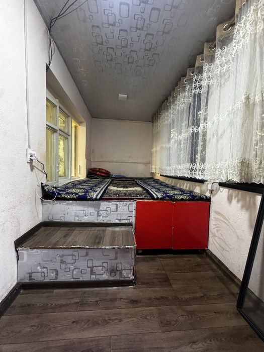 Продается 2 ком с болконом 2 на  6