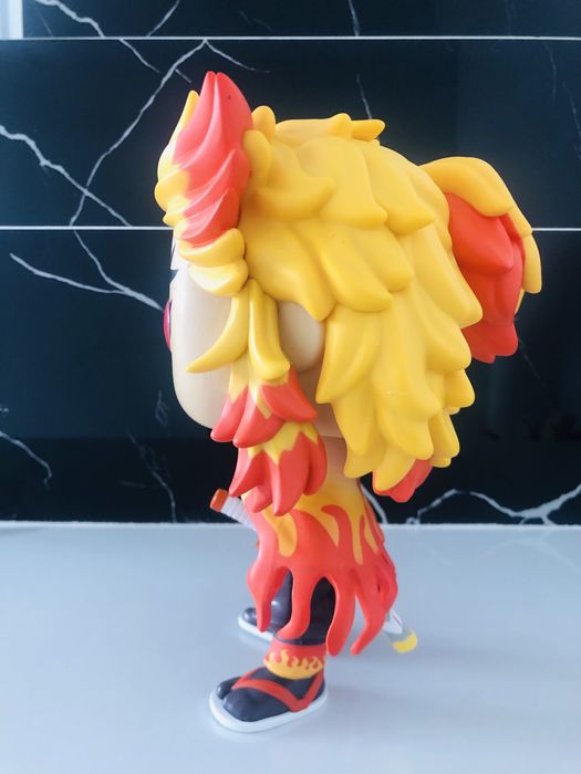 Figurină Funko POP! Demon Slayer Rengoku Kyojuro Mare!