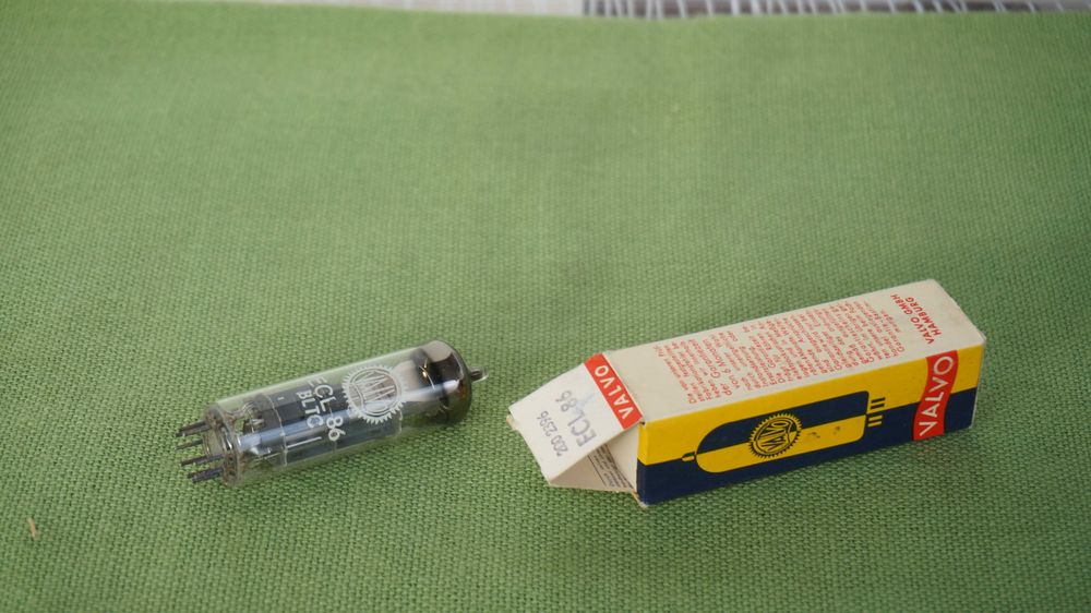 Tuburi electronice EC/ ECC/ EL/ ECL/EM/12AU7 NOS