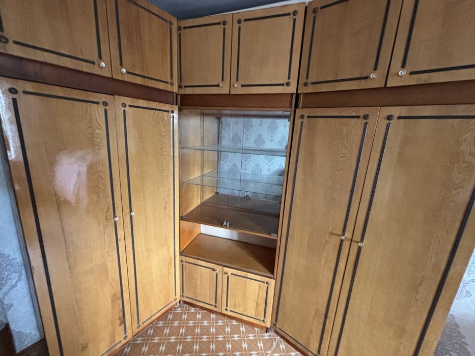 Продам шкаф прямой в отличном состоянии, верхняя часть снимается