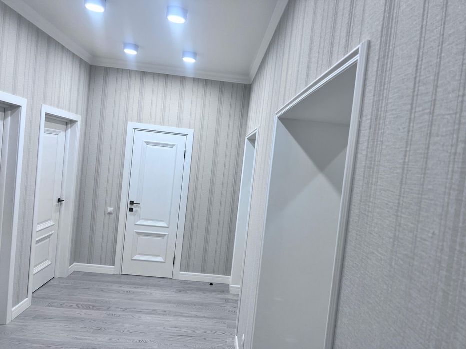 Продам 4-х комнатную квартиру, 138кв.м. А.Молдагуловой 62/1 ЖК Альтаир