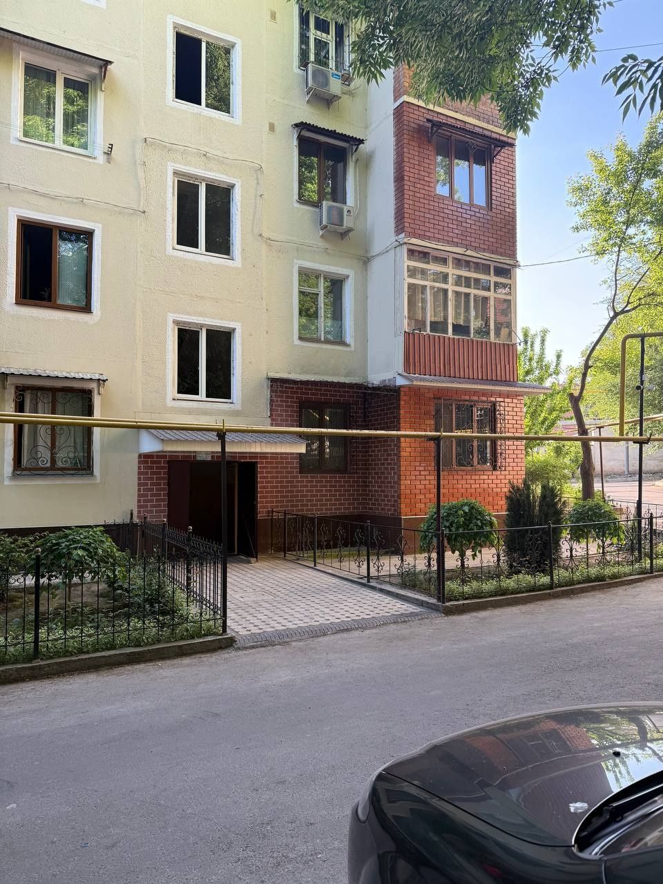 10 квартал
 Ориентир: Корзинка Кохинур, 19 дом, 30 квартира

 3-комнат
