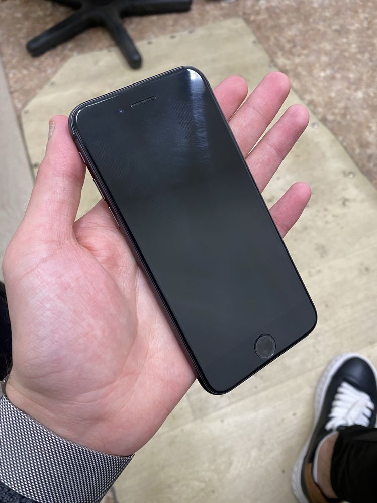 Продам Телефон Iphone 8 64Gb