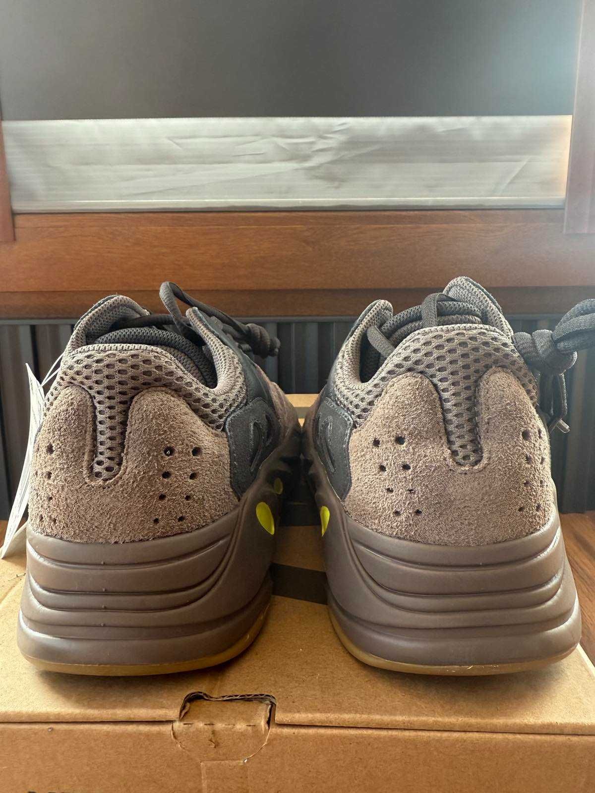 Yeezy 700 Mauve Grey 40