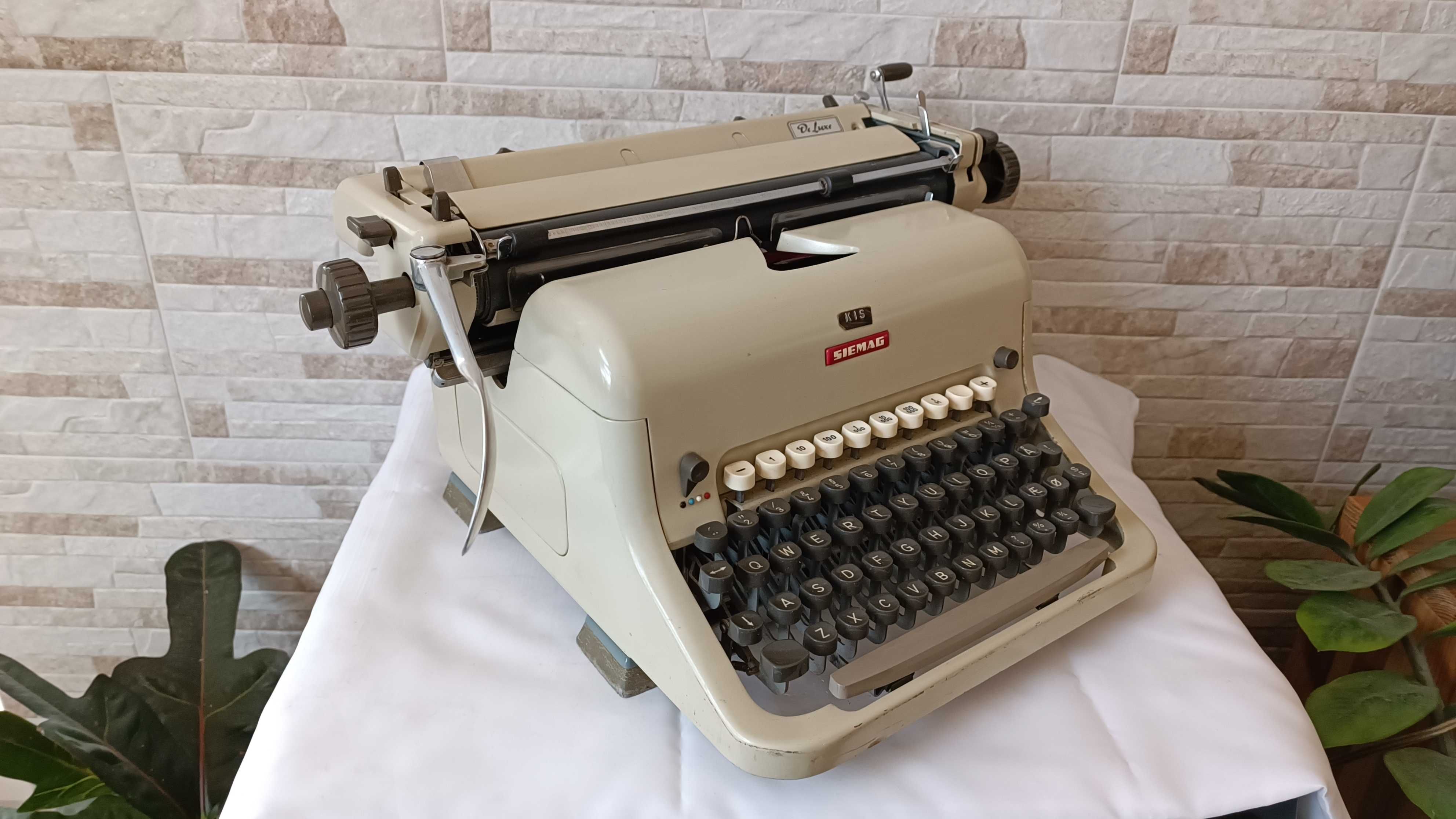 Стара пишеща машина SIEMAG De Luxe - Made in Germany - 1956 г.