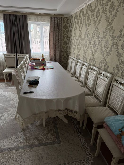 Продам стол и стулья