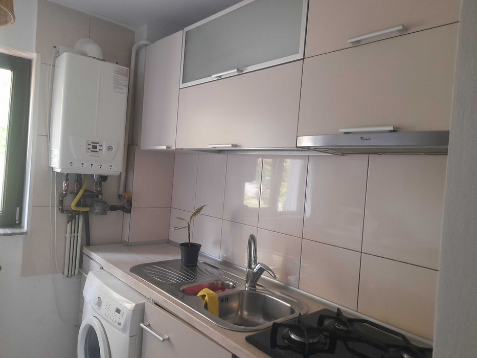 Inchiriez apartament zona Centru,Rotunda ,Calea Bucuresti