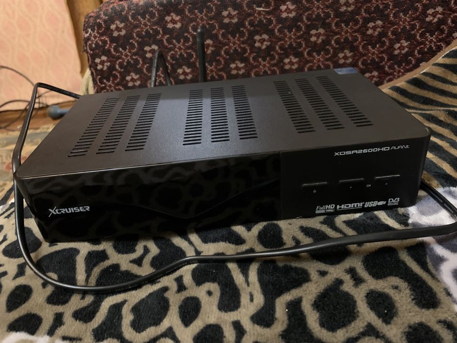 Спутниковый тюнер в хорошем состоянии