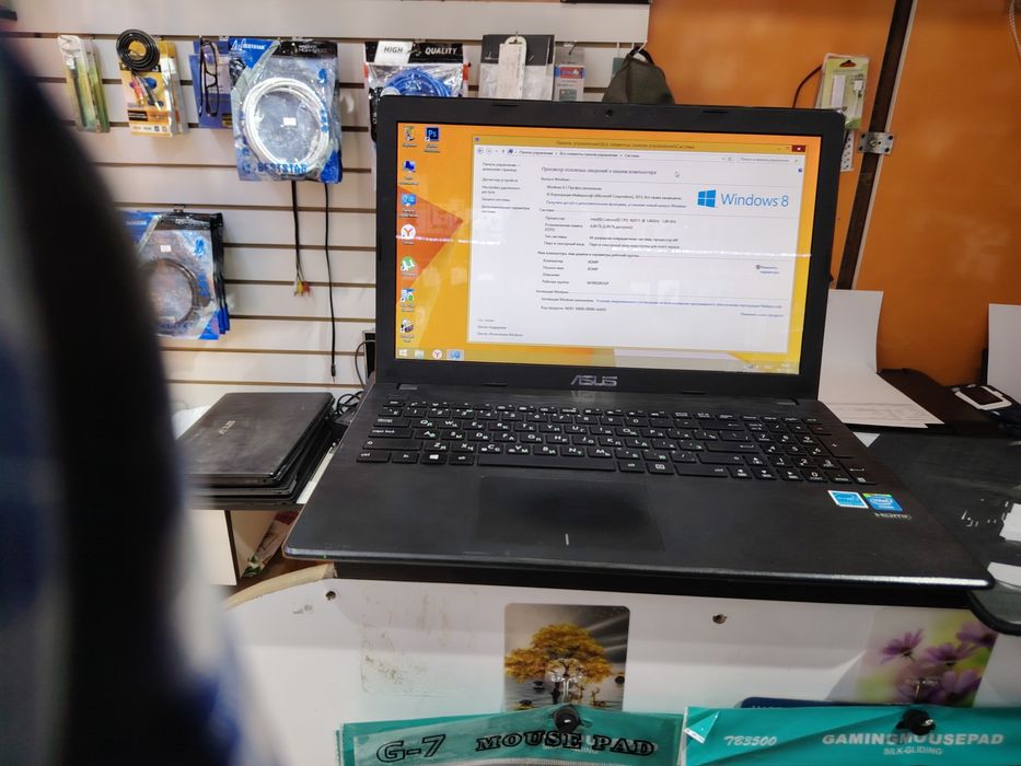 Noutbuk sotiladi Asus