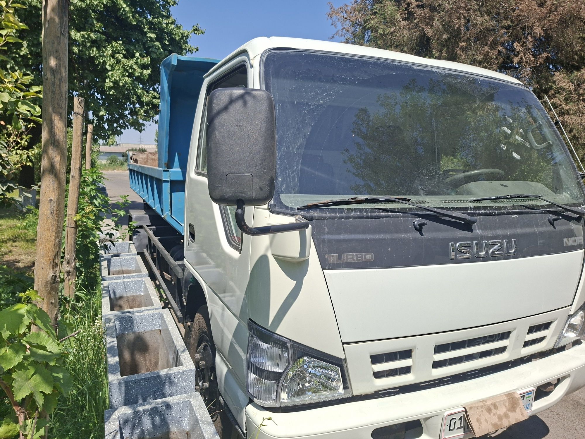 Исузу заватискрй самасвал