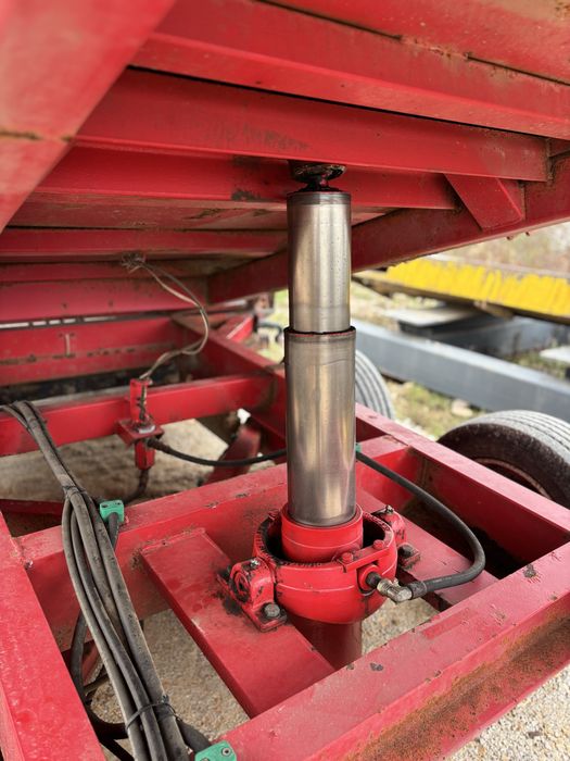 Remorca de 9 T cu distribuitor lateral!