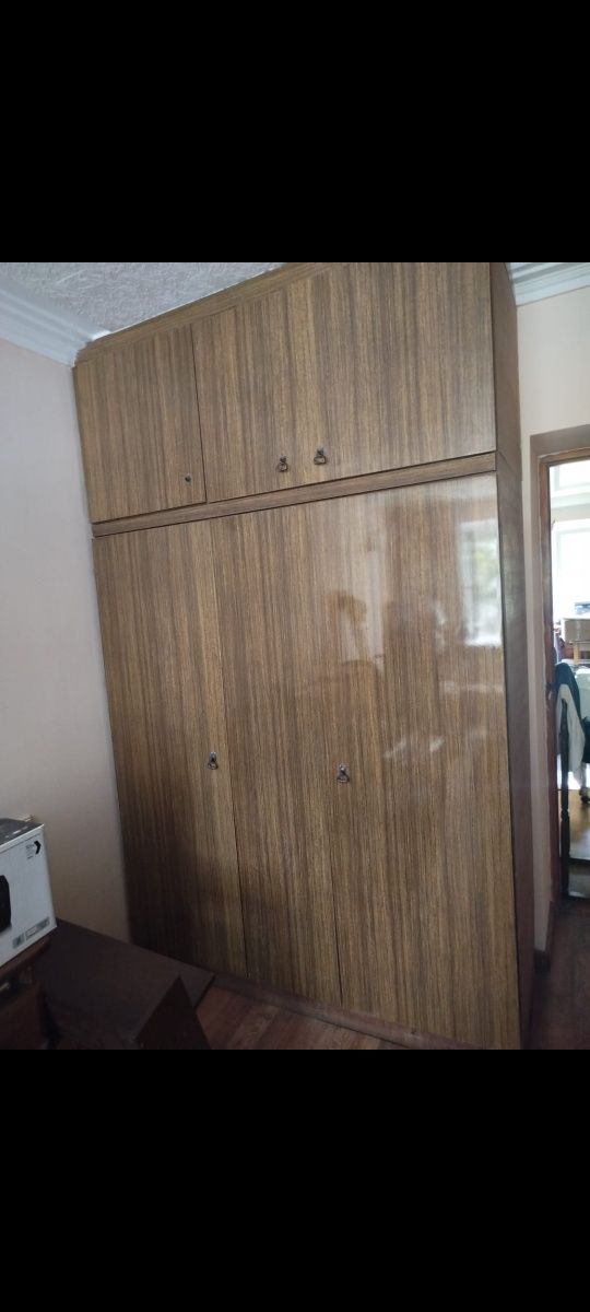 Срочно продам шкаф