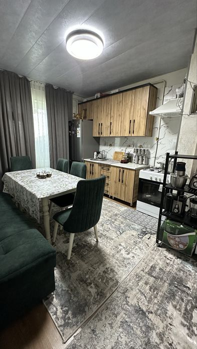 Сергели ЯнгиХаят 9 курилиш 2 хона уй сотилади