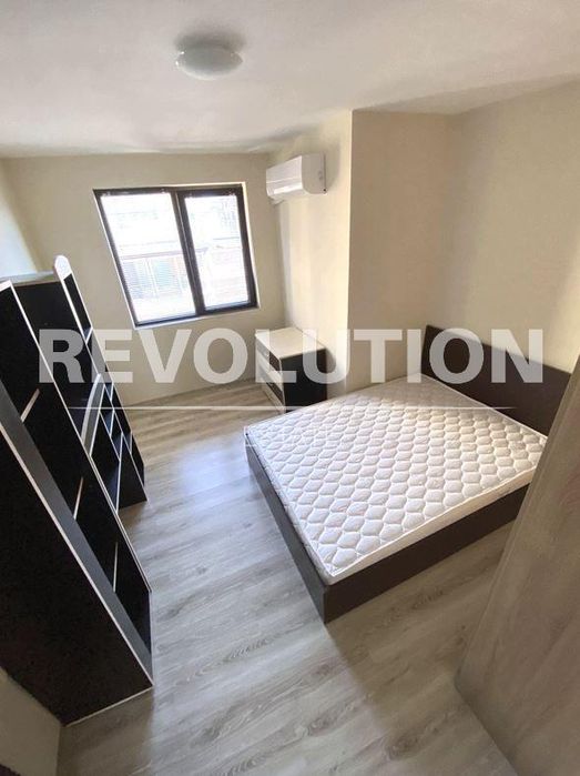 Дава се под наем Двустаен апартамент в Варна, Погреби - 58 кв.м за 375 € - Снимка #2