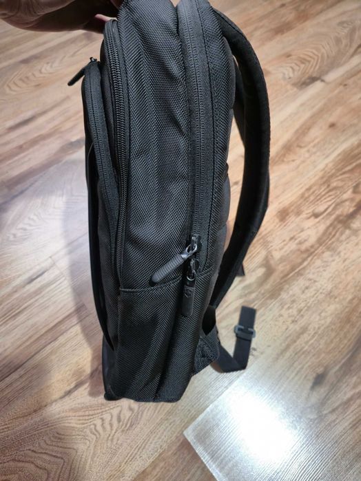 Почти нова раница Victorinox с отделение за лаптоп и таблет