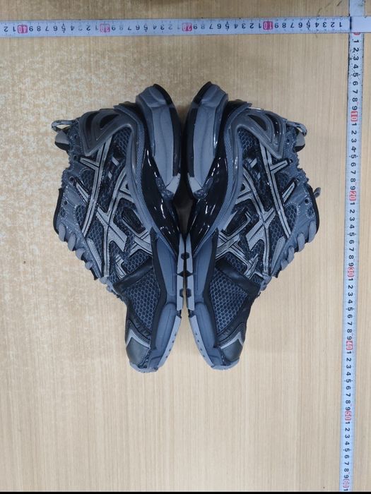 Balenciaga Runner marimea 41 gri cu negru