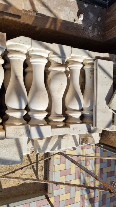 Балясины и перила из натурального мрамора