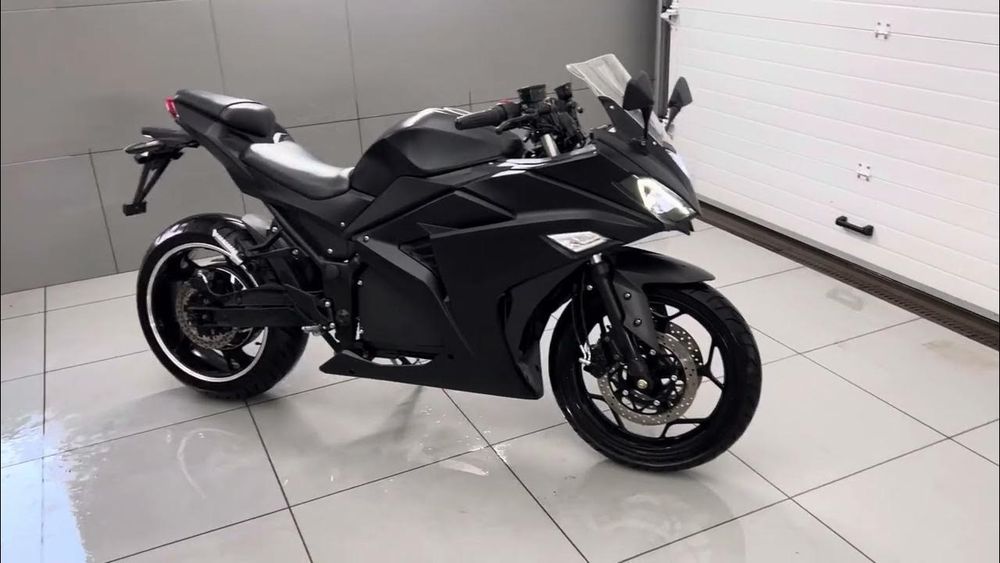 Yamaha R3 Electro bike (Black)