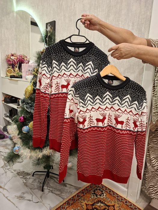Джемпер с новогодней символикой