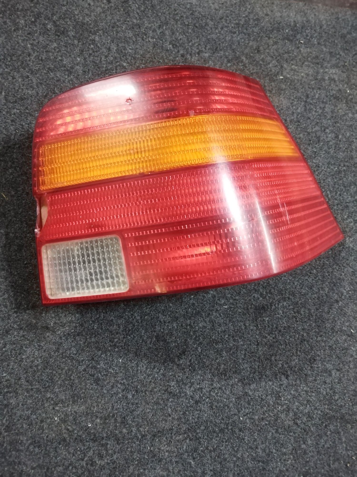 Tripla lampa dreapta golf 4 berlina