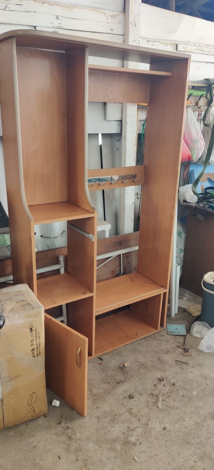 Продам прихожую б/у