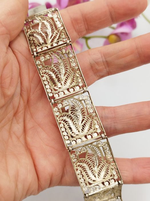 Антикварна сребърна гривна филигран 
УНИКАТ