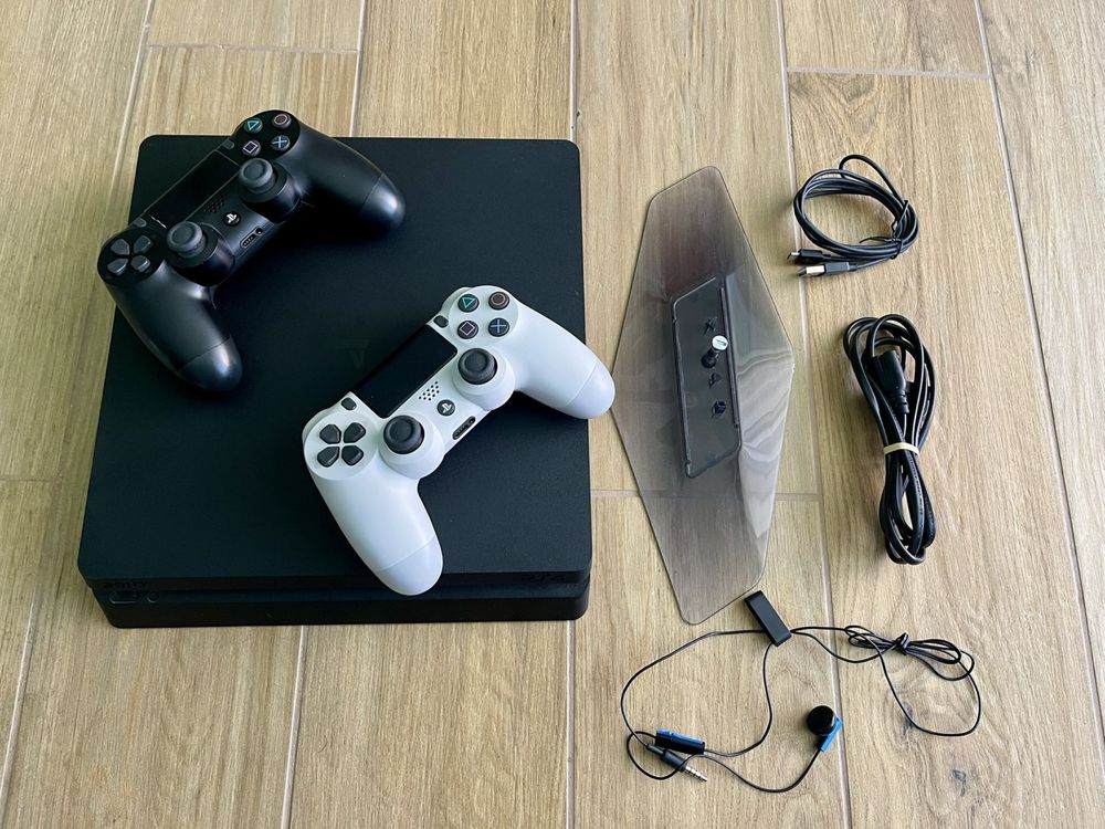 Playstation 4 slim