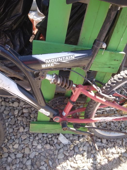 Bicicleta pt piese gume bune 24"