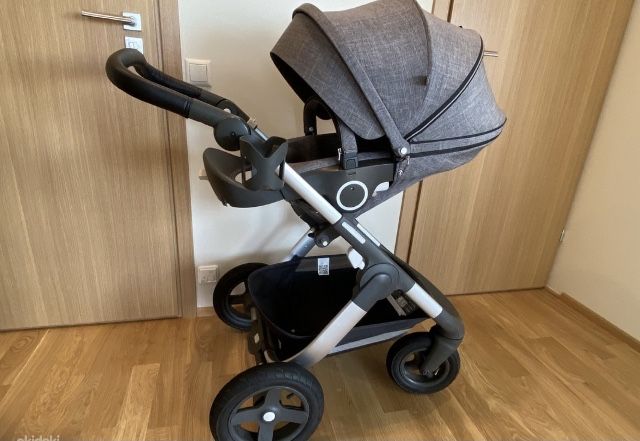 Бомбическая, коляска  Stokke Trailz. По смешной цене)