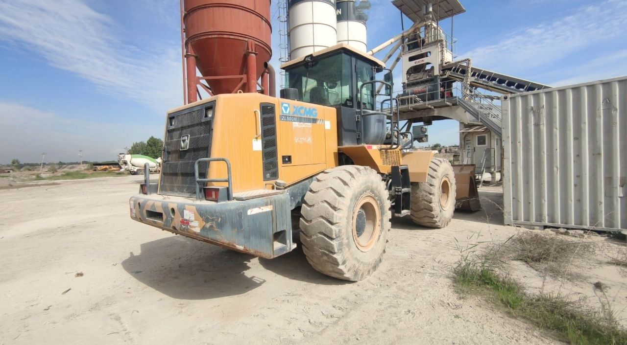 Beton ishlab chiqarishga moslashgan zavod.