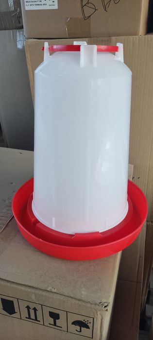 Поилка вакуумная 8 л для кур Бройлер несушек